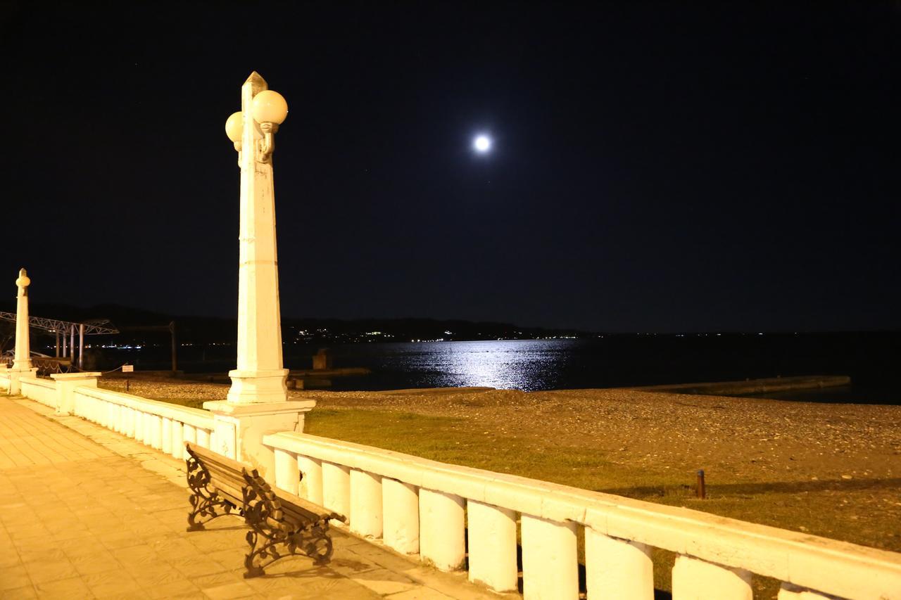 Dem Hotel Sukhumi Exterior foto